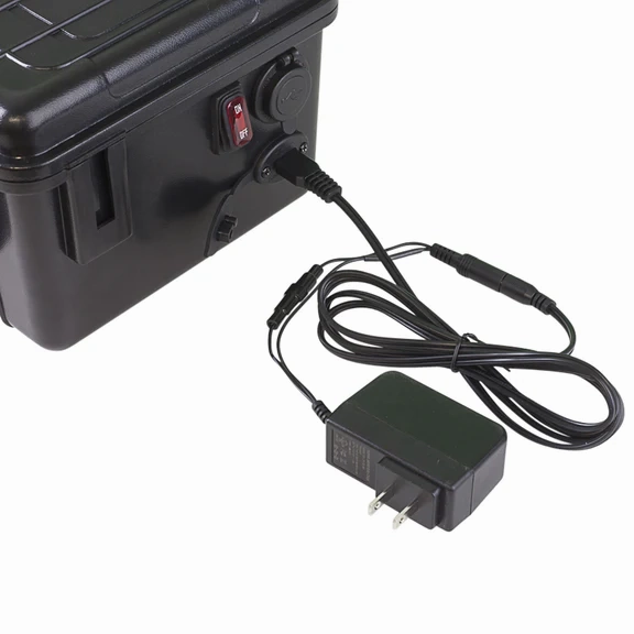 Power Pack battery box w/ integrated USB charging