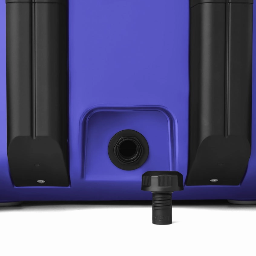 Roadie 32 Wheeled Cooler